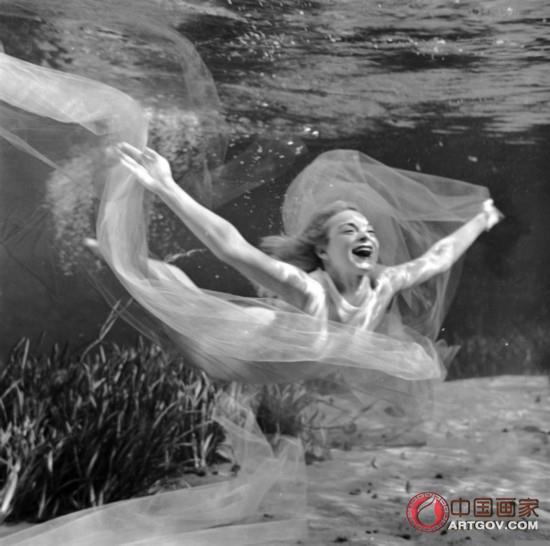 人像摄影：1938年的水下摄影【7】