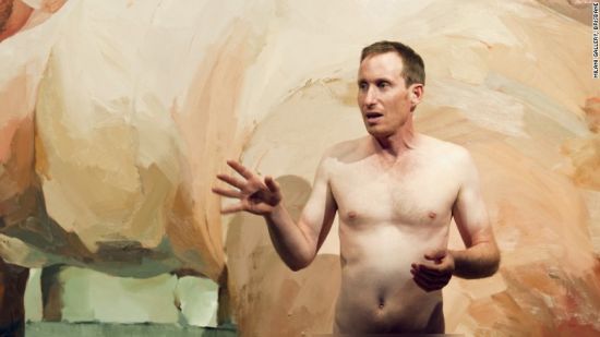 澳大利亚举办裸体艺术展：150名艺术粉全裸出席