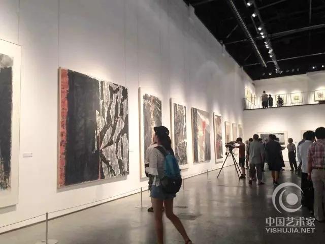 “高泉强现代水墨艺术——闯入斑斓”展8月25日于宁波美术馆开幕
