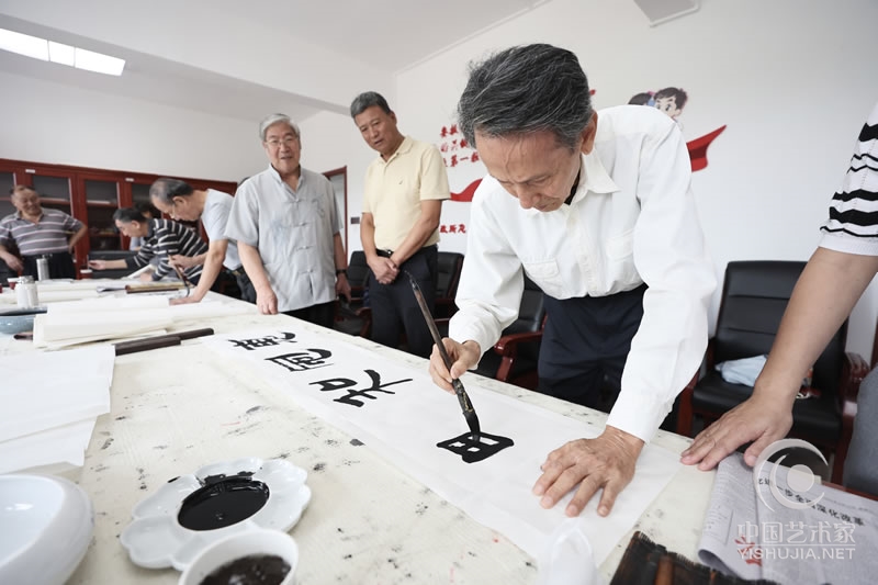 天津市红桥区委老干部局举办“翰墨迎国庆·丹青谱华章”书画作品展