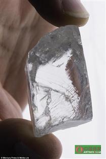 232克巨钻南非出世 一颗目前为止最大的毛坯钻石
