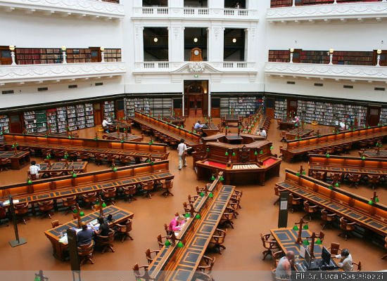 世界最令人惊叹的图书馆 - 温柔细雨 - 一丝小雨盈盈而落......
