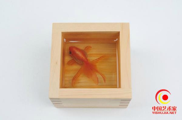 日本艺术家的金鱼情结